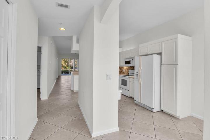 6820  Beach Resort  DR, Naples, FL 34114
