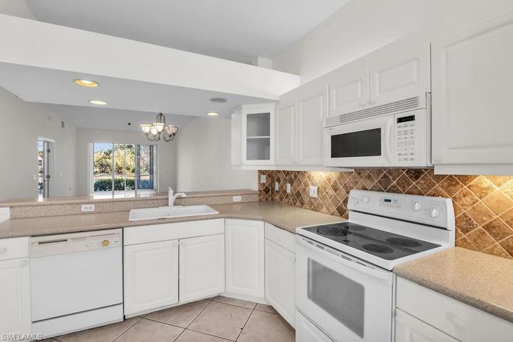 6820  Beach Resort  DR, Naples, FL 34114