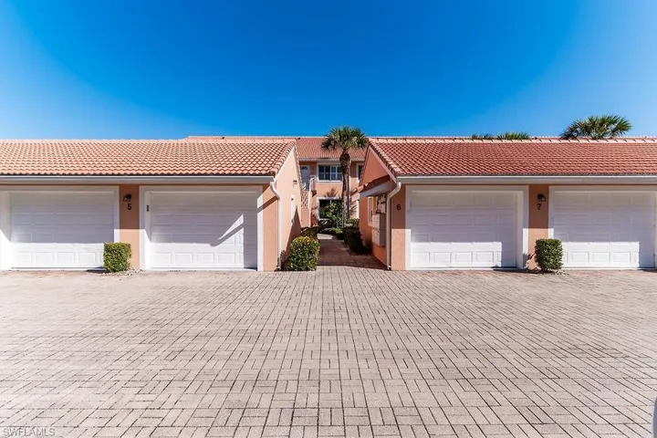 6820  Beach Resort  DR, Naples, FL 34114