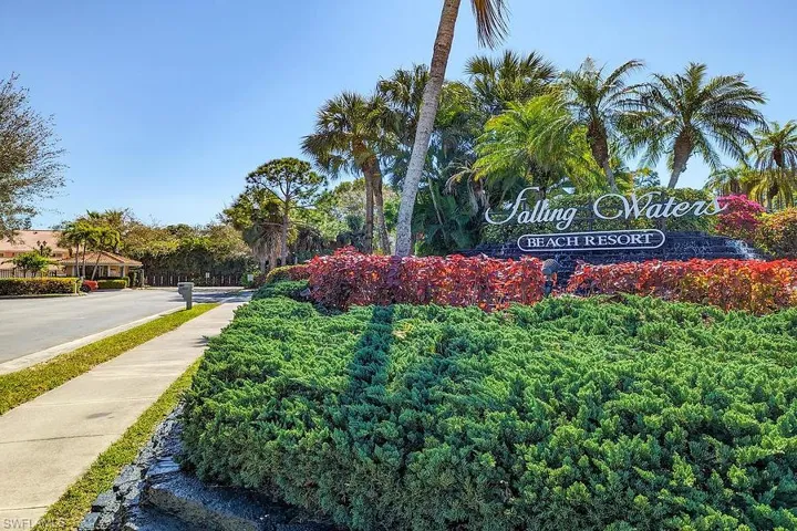 6820  Beach Resort  DR, Naples, FL 34114