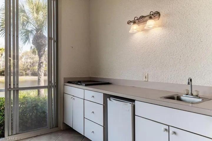 6820  Beach Resort  DR, Naples, FL 34114