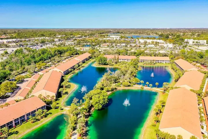 6820  Beach Resort  DR, Naples, FL 34114