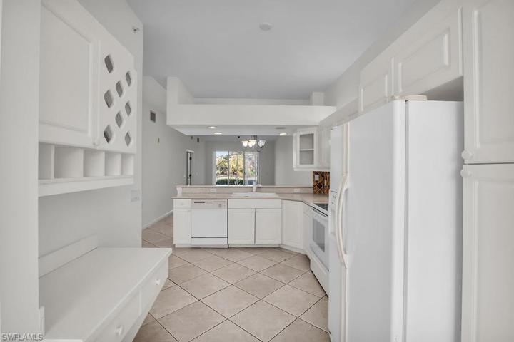 6820  Beach Resort  DR, Naples, FL 34114
