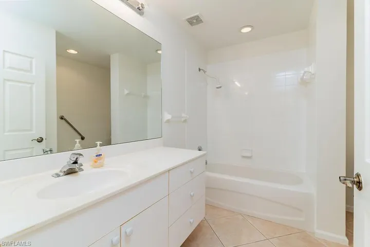6820  Beach Resort  DR, Naples, FL 34114