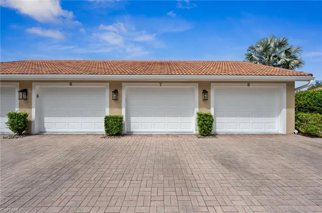 2370 Magnolia AVE, Naples, FL 34112,225060718