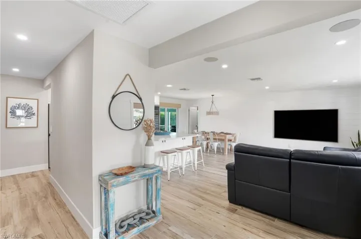 6163 Plumosa Ave, Fort Myers, Florida 33908
