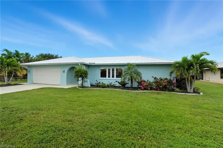 6163 Plumosa Ave, Fort Myers, Florida 33908