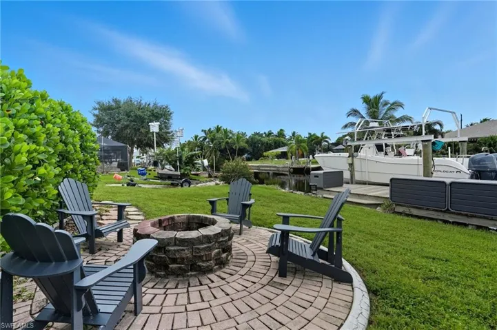 6163 Plumosa Ave, Fort Myers, Florida 33908