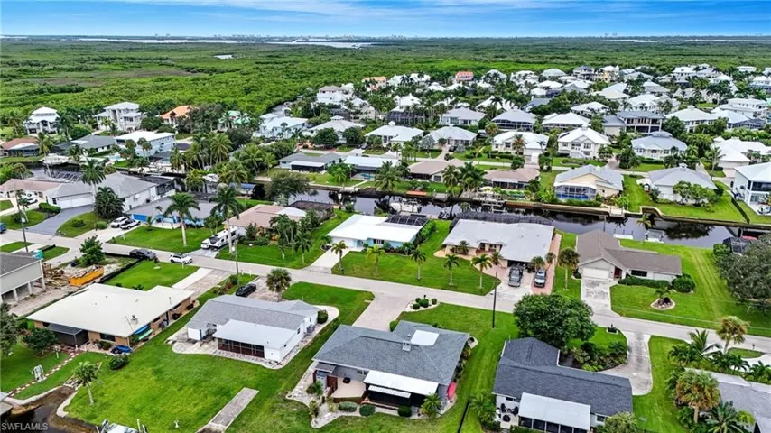 6163 Plumosa Ave, Fort Myers, Florida 33908