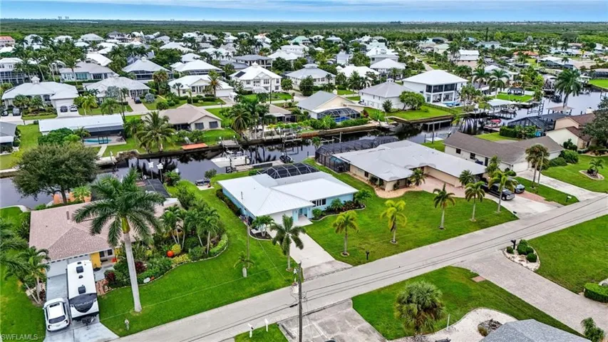 6163 Plumosa Ave, Fort Myers, Florida 33908