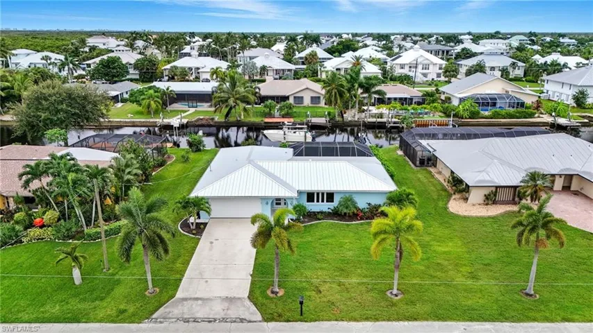 6163 Plumosa Ave, Fort Myers, Florida 33908