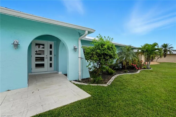 6163 Plumosa Ave, Fort Myers, Florida 33908