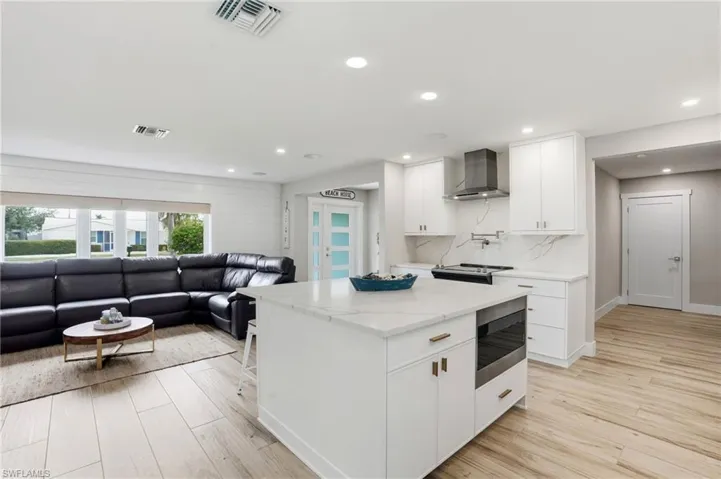 6163 Plumosa Ave, Fort Myers, Florida 33908