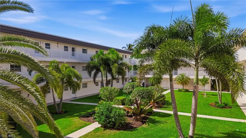 3150 Binnacle Dr 318, Naples, Florida 34103