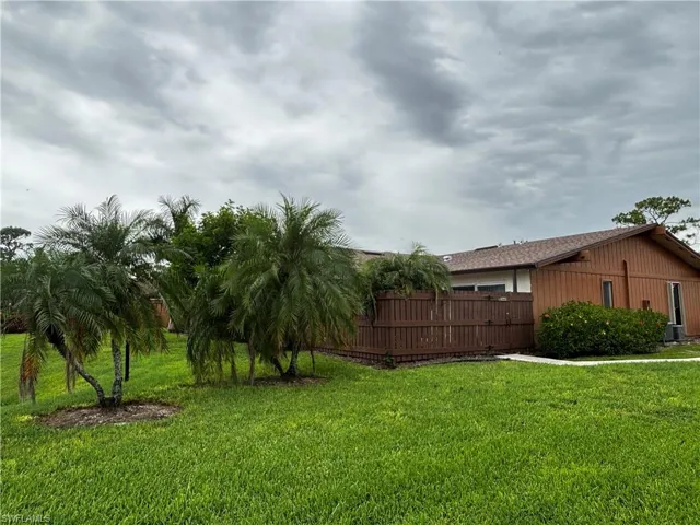 5660 Foxlake Dr, North Fort Myers, Florida 33917
