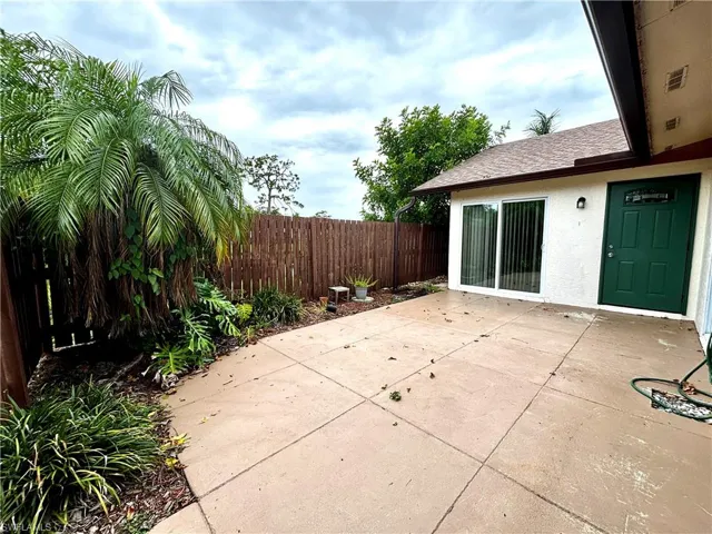 5660 Foxlake Dr, North Fort Myers, Florida 33917