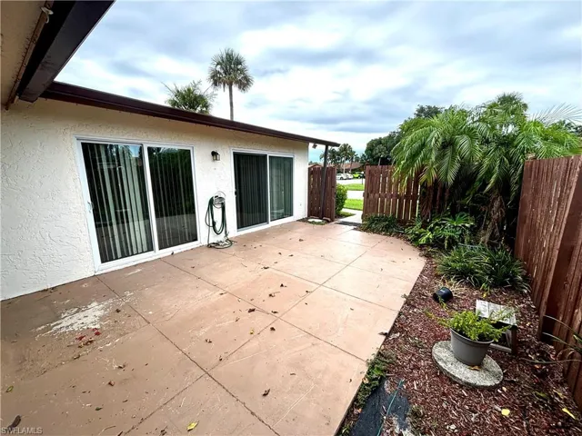 5660 Foxlake Dr, North Fort Myers, Florida 33917