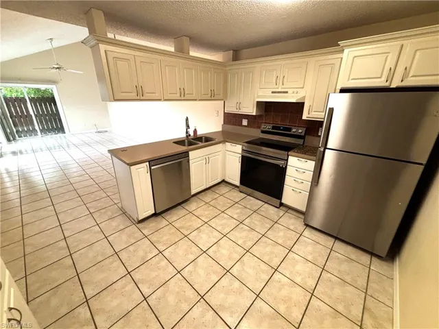 5660 Foxlake Dr, North Fort Myers, Florida 33917