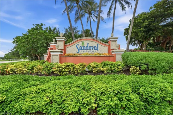 2447 Woodbourne Pl, Cape Coral, Florida 33991