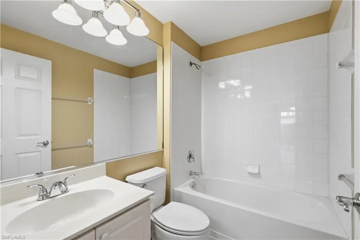 2447 Woodbourne Pl, Cape Coral, Florida 33991