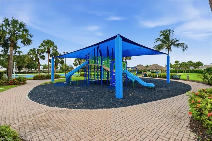 2447 Woodbourne Pl, Cape Coral, Florida 33991