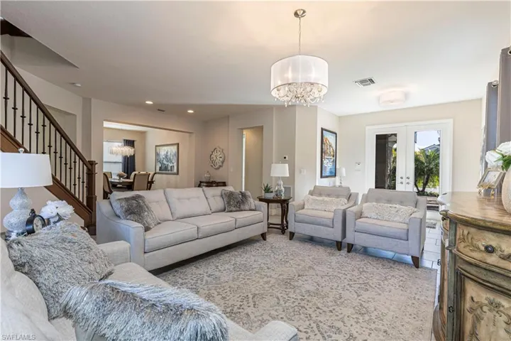 4538  Kensington  CIR, Naples, FL 34119