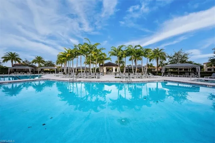 Communityresort pool