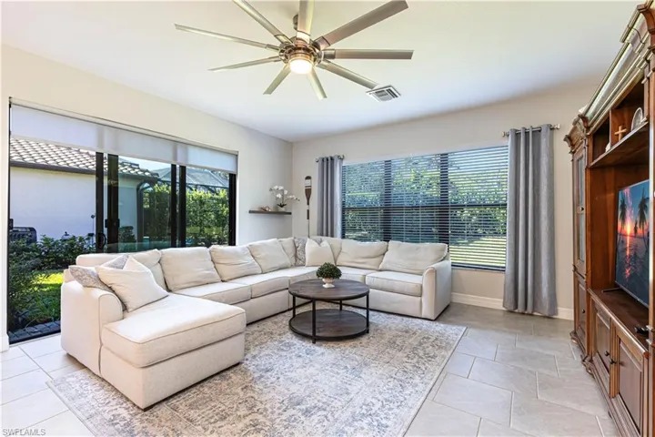 4538  Kensington  CIR, Naples, FL 34119