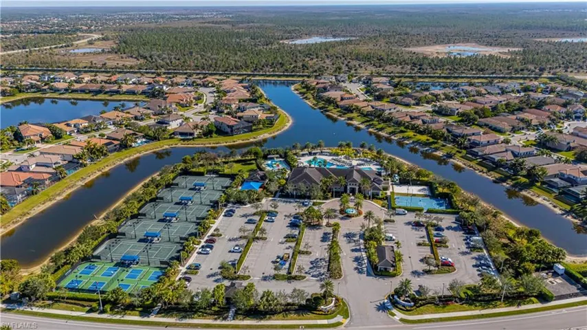 4538  Kensington  CIR, Naples, FL 34119