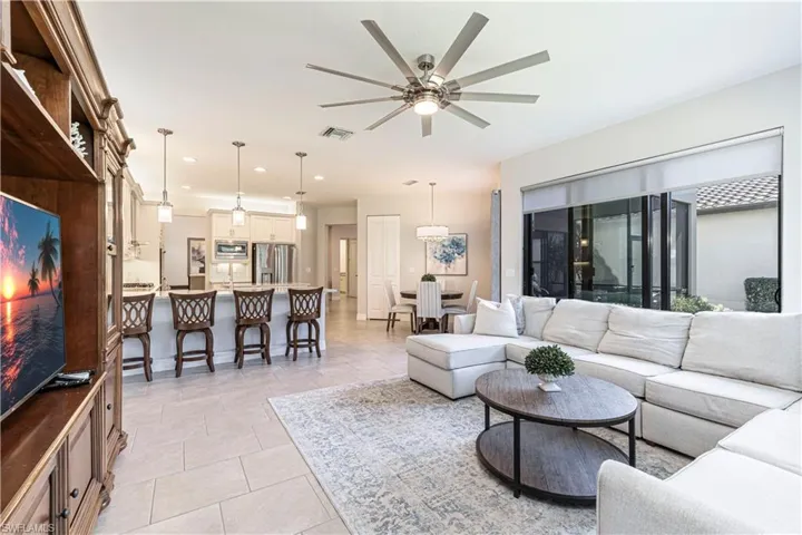 4538  Kensington  CIR, Naples, FL 34119