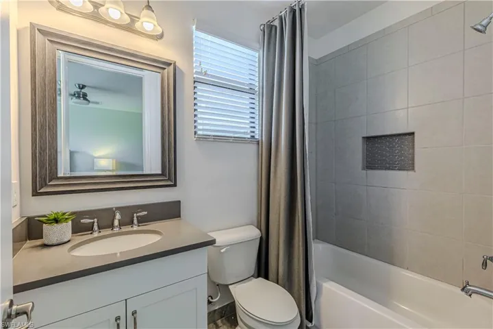 En suite bath