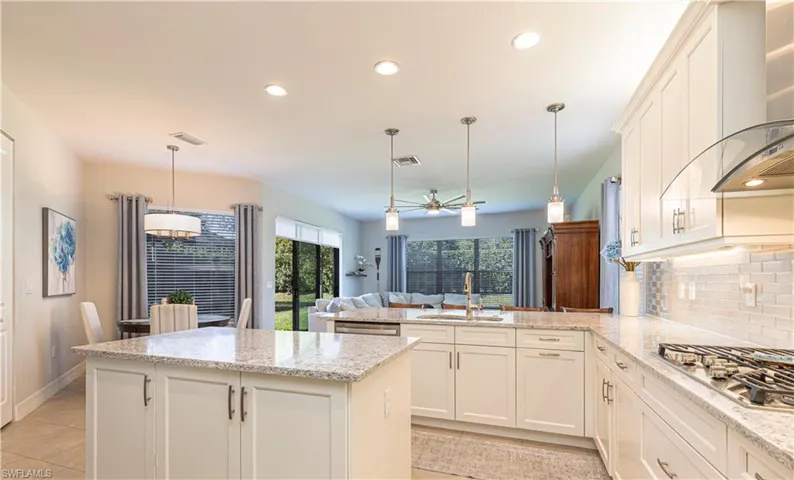 4538  Kensington  CIR, Naples, FL 34119