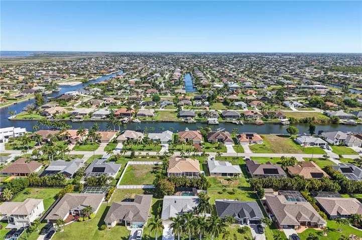 2701 Sw 37th Ter, Cape Coral, Florida 33914