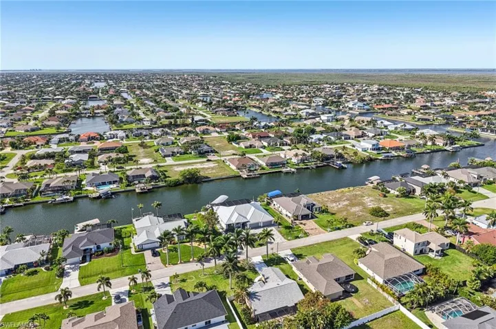 2701 Sw 37th Ter, Cape Coral, Florida 33914