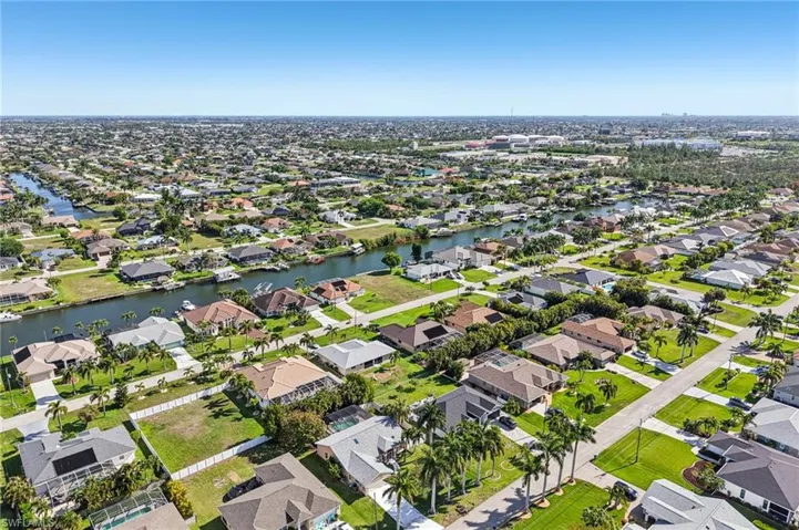 2701 Sw 37th Ter, Cape Coral, Florida 33914