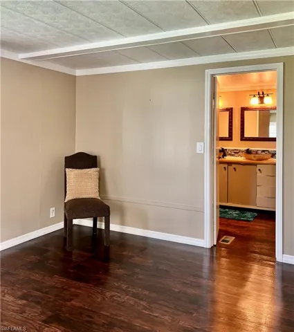 519  Pine Tree  CT, North Fort Myers, FL 33917
