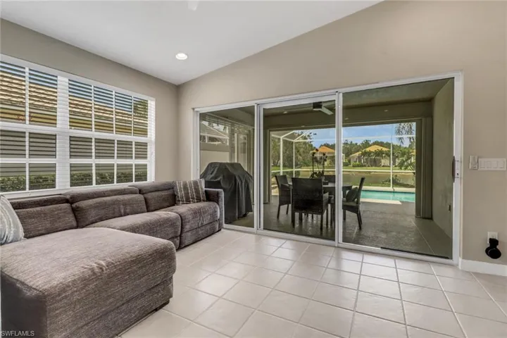 5365  Guadeloupe  WAY, Naples, FL 34119