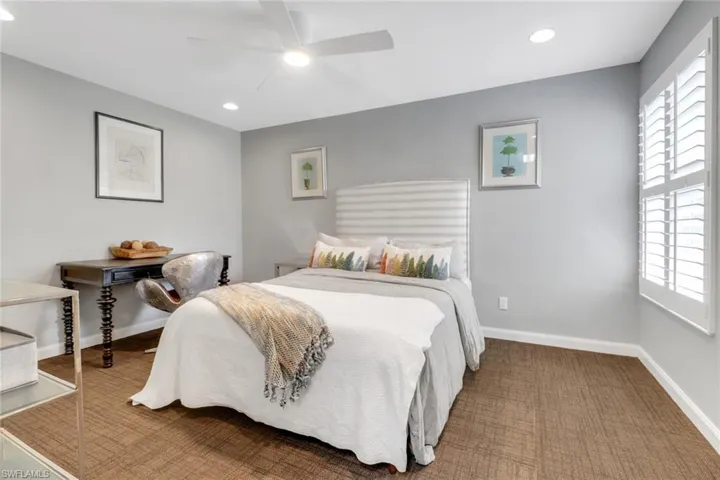 5365  Guadeloupe  WAY, Naples, FL 34119