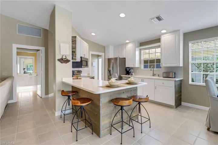 5365  Guadeloupe  WAY, Naples, FL 34119