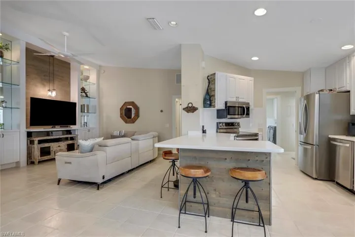 5365  Guadeloupe  WAY, Naples, FL 34119