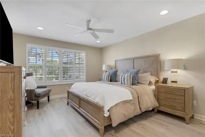 5365  Guadeloupe  WAY, Naples, FL 34119