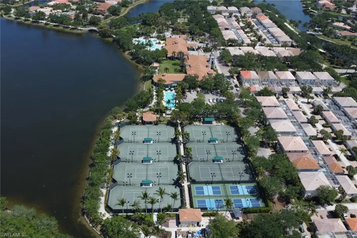 5365  Guadeloupe  WAY, Naples, FL 34119