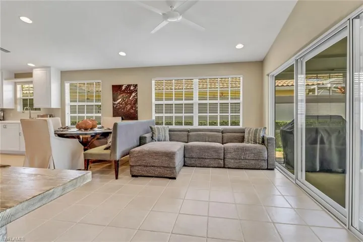 5365  Guadeloupe  WAY, Naples, FL 34119