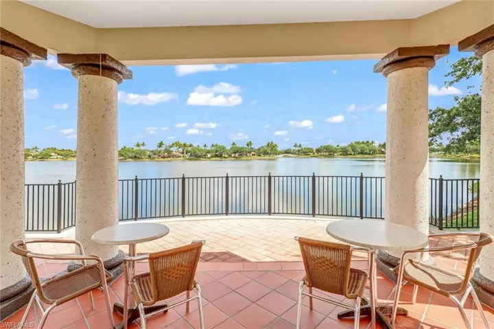 5365  Guadeloupe  WAY, Naples, FL 34119