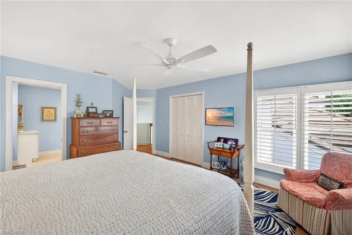 4030  Crayton  RD, Naples, FL 34103