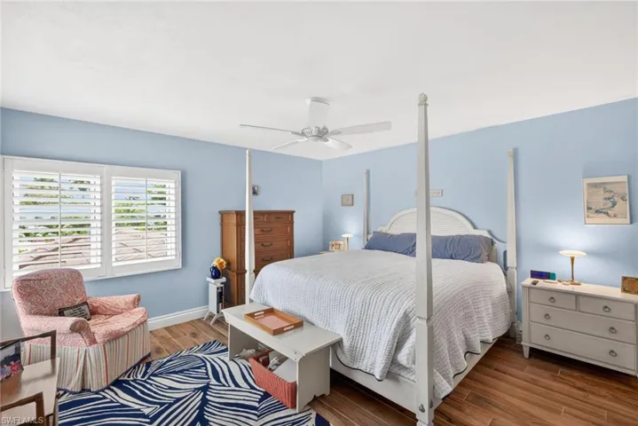 4030  Crayton  RD, Naples, FL 34103