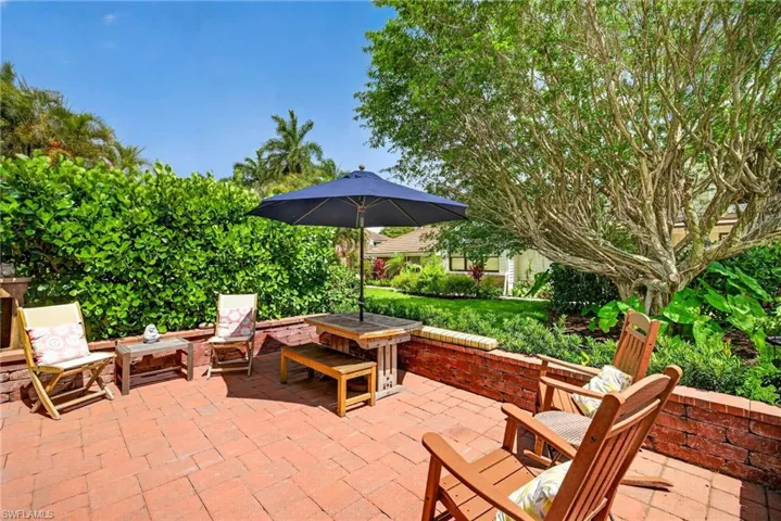 4030  Crayton  RD, Naples, FL 34103