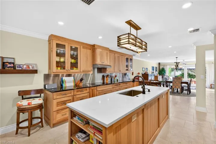 4030  Crayton  RD, Naples, FL 34103