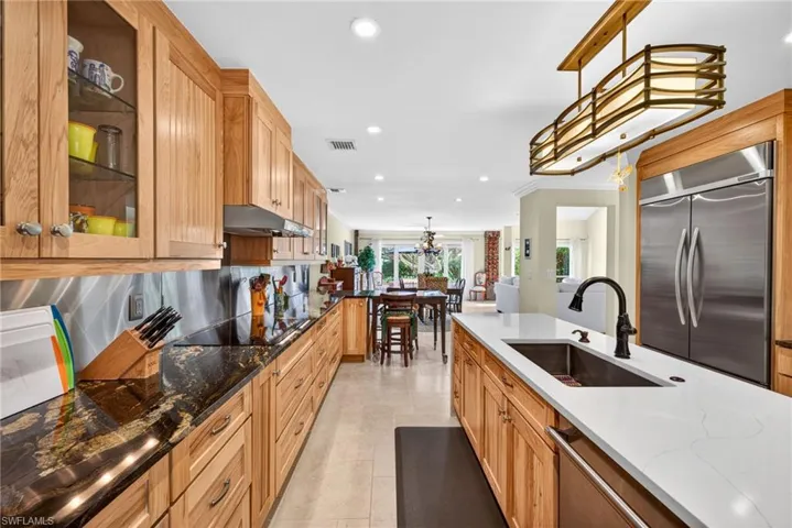 4030  Crayton  RD, Naples, FL 34103