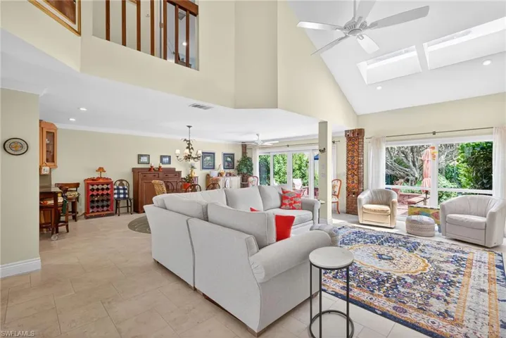 4030  Crayton  RD, Naples, FL 34103